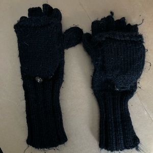 Urban Outfitters Black Chunky Knit Mittens